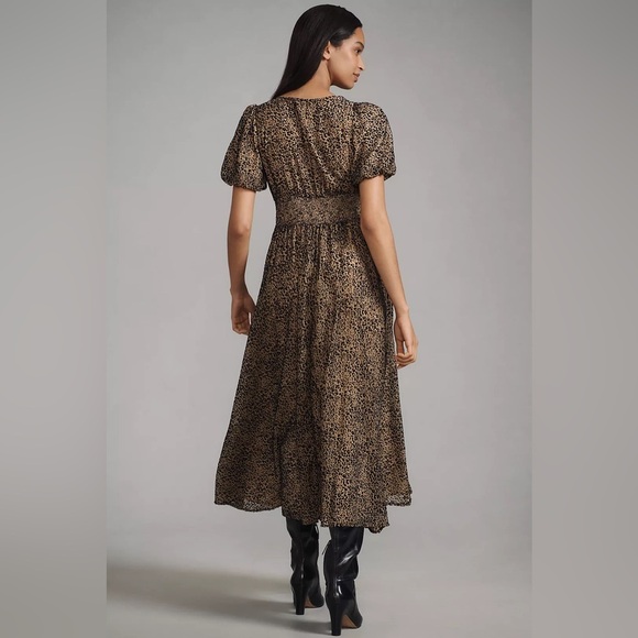 The Katerina Button-Front Dress: Velvet Edition - Picture 4 of 7